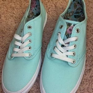 🌸💧Teal Blue Floral Vans Women’s Size 8.5💧🌸